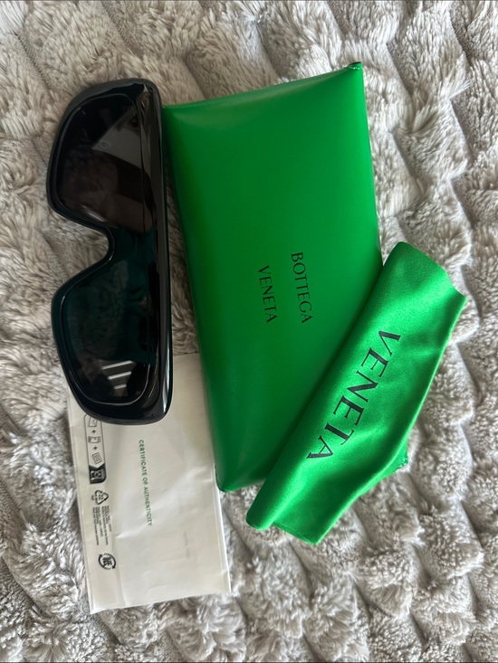 Bottega Veneta Sunglasses main image 5